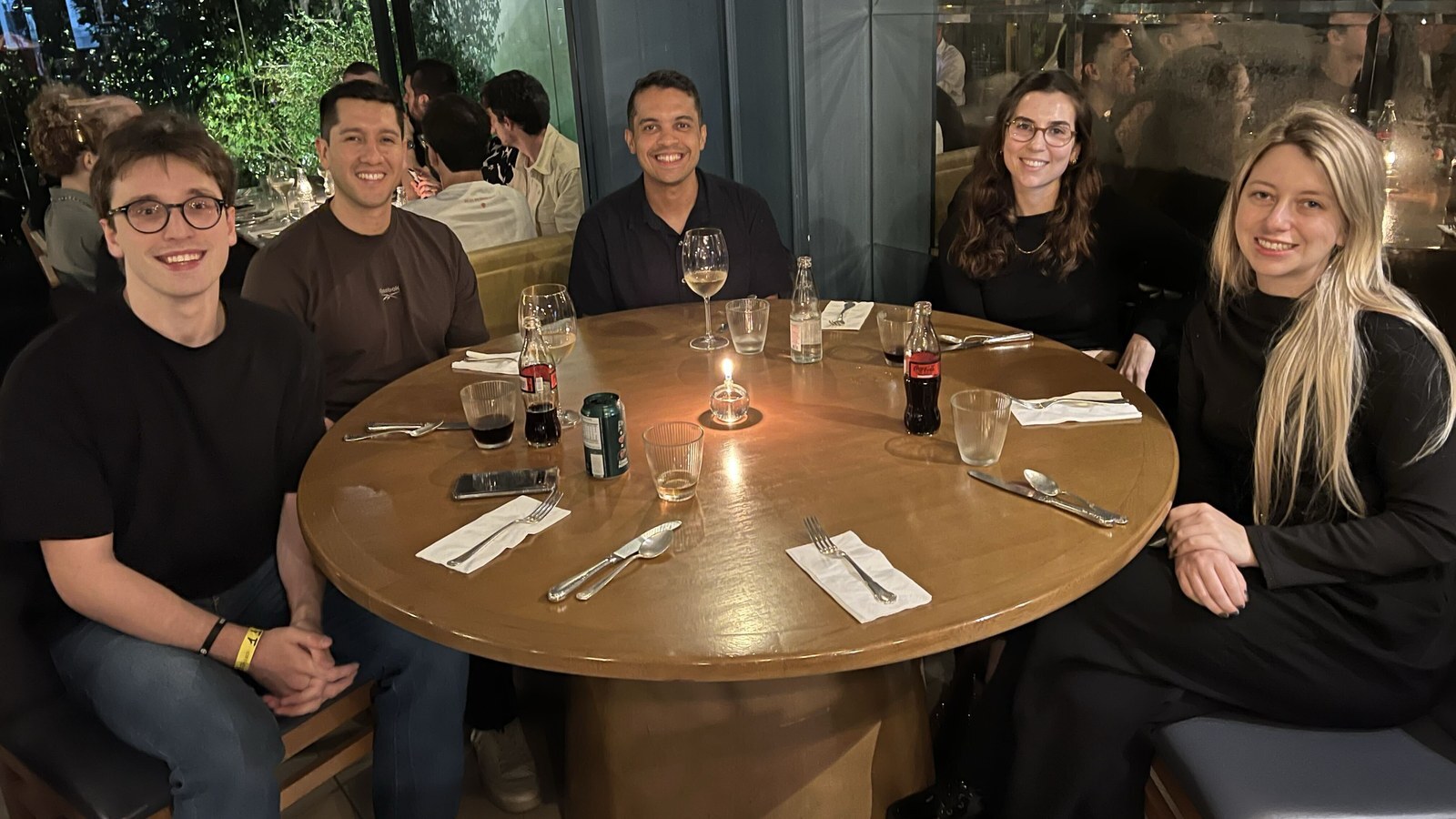 one-loadsmart-squad-dinner-restaurant-1600x900